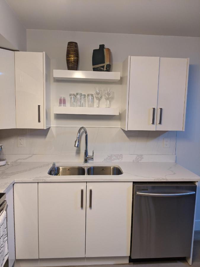 Modern & Luxurious Suites In Surrey Luaran gambar