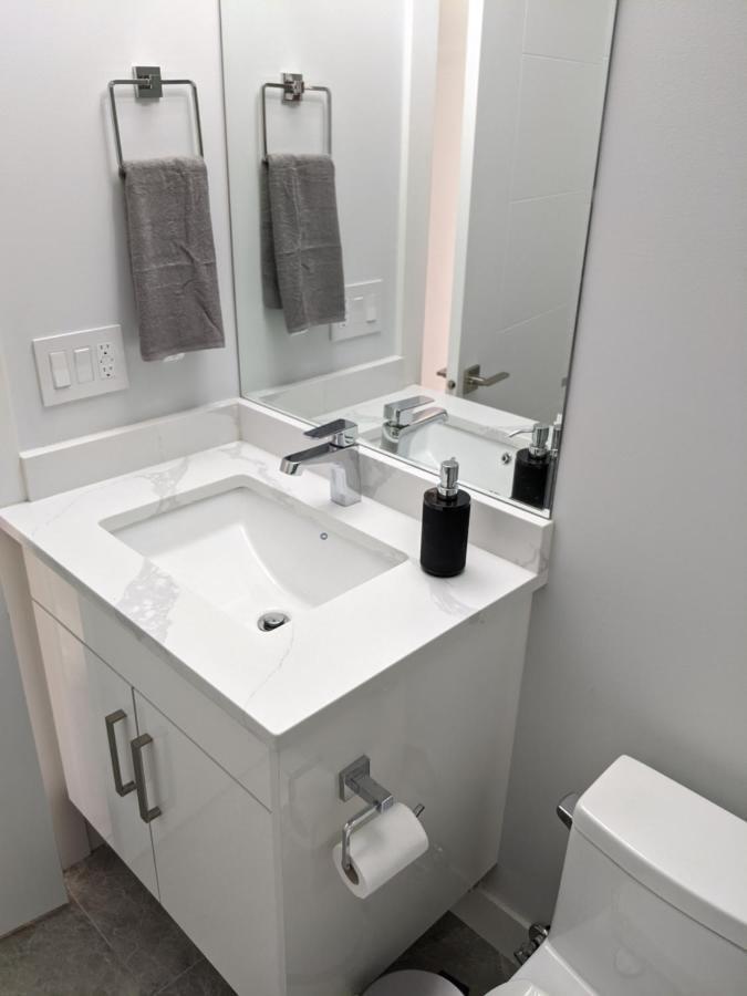 Modern & Luxurious Suites In Surrey Luaran gambar
